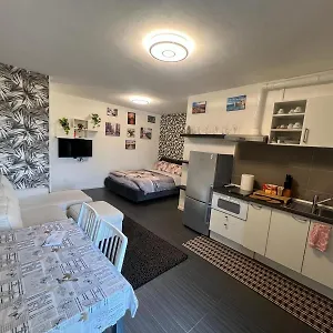 Appartamento Tazzoli 11, Carugo